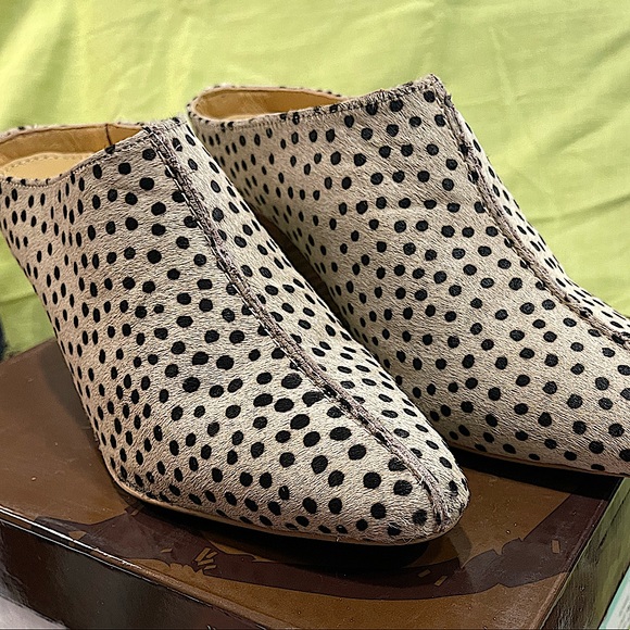 Diba True cow hair polka dot mules w/ wood wedge heel size 10 NEW IN BOX - Picture 4 of 12